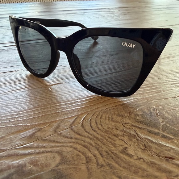 Quay Australia Accessories - Quay Australia Glossy Black Cat-Eye Sunglasses